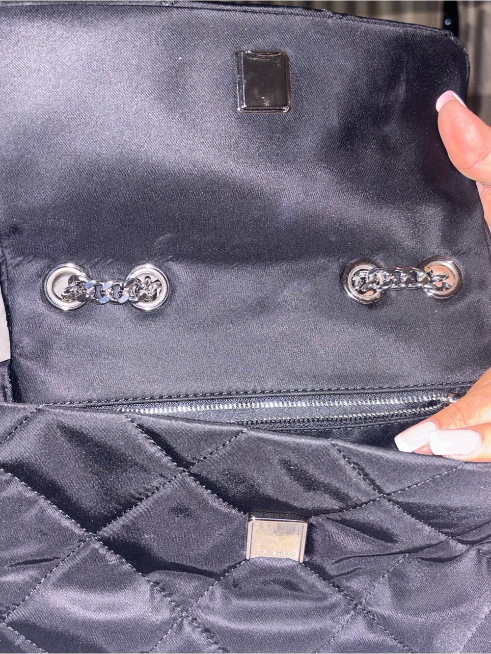 Tory Burch Willa Shoulder Bag - Picture 4 of 5